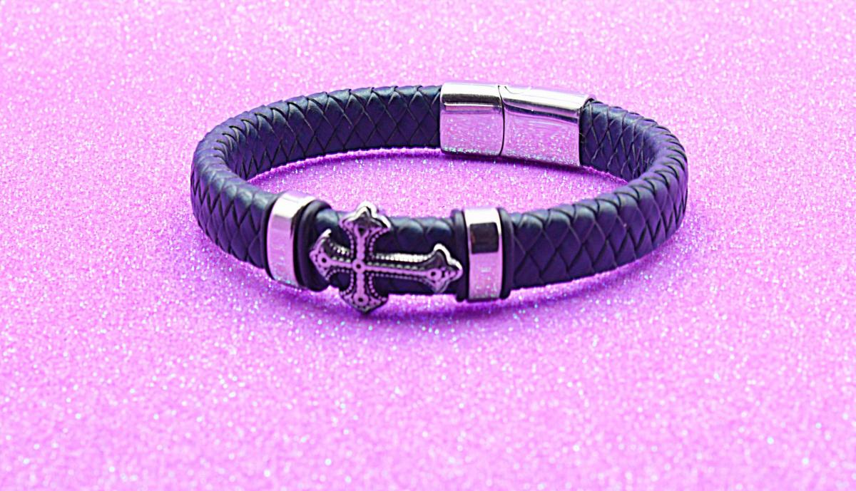 Cross design handcrafted bracelet